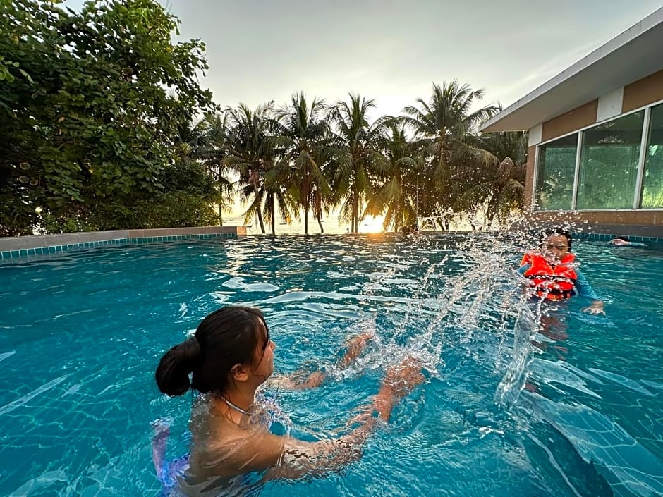 Nana Chat Bangsaen Hotel