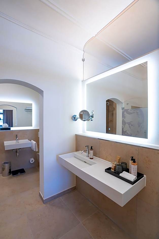 Maxim Suites by Elias Holl