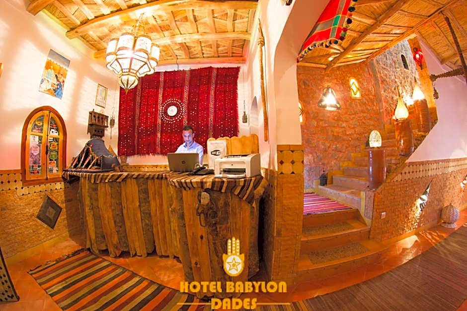 Hotel Babylon Dades