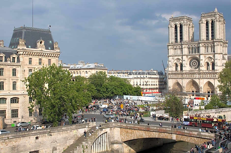 Les Rives de Notre-Dame