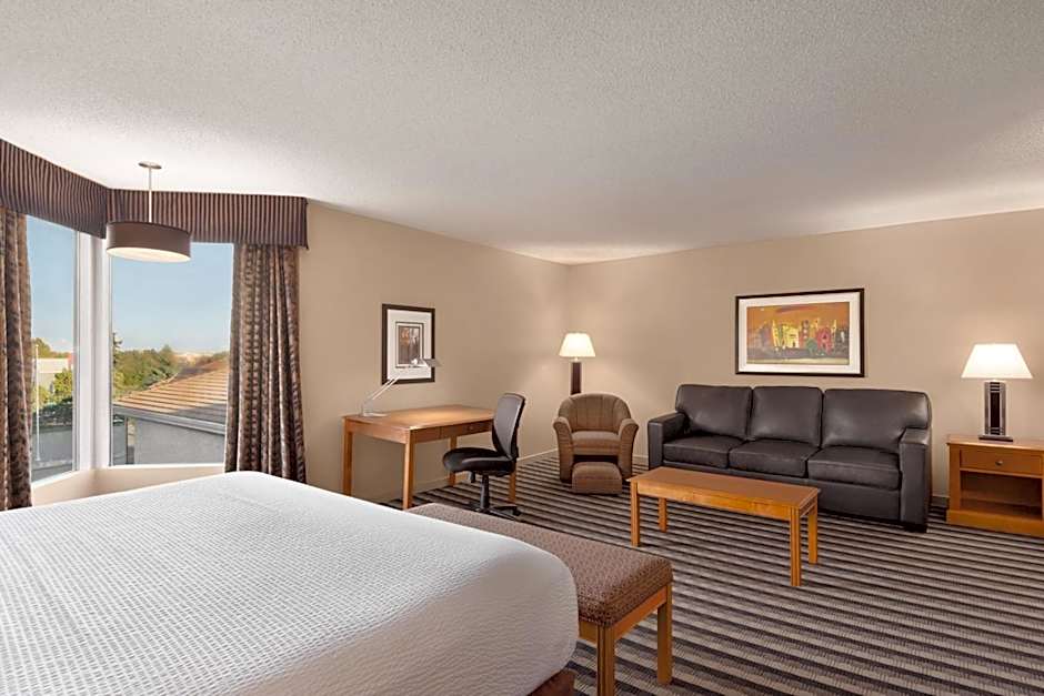 Royal Hotel West Edmonton, Trademark Collection by Wyndham
