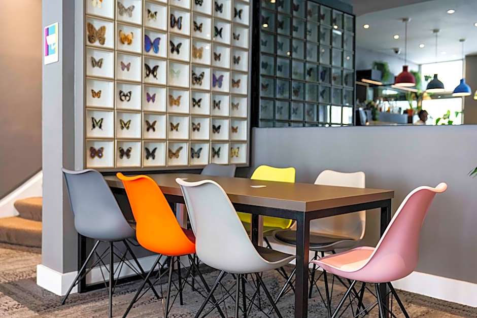 Heeton Concept Hotel - Kensington London