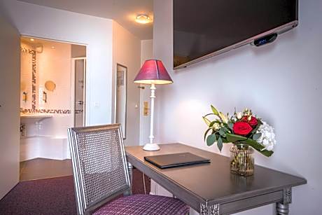 Superior King Room - Non-Smoking