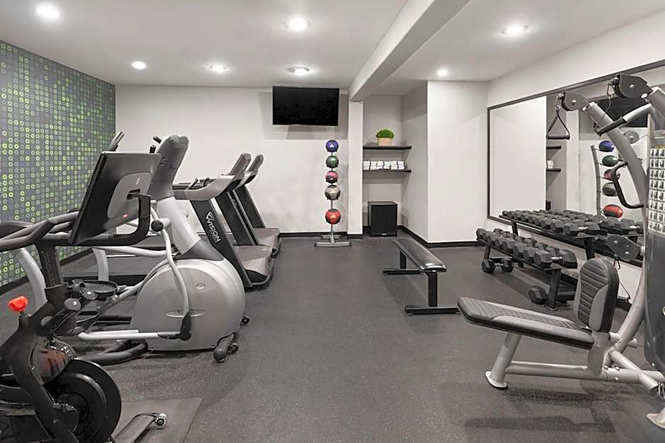 La Quinta Inn & Suites by Wyndham Laredo Airport