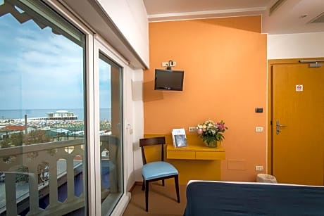Double or Twin Room with Side Sea View