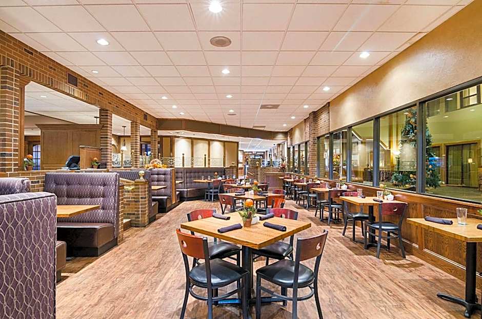 Clarion Inn Garden City