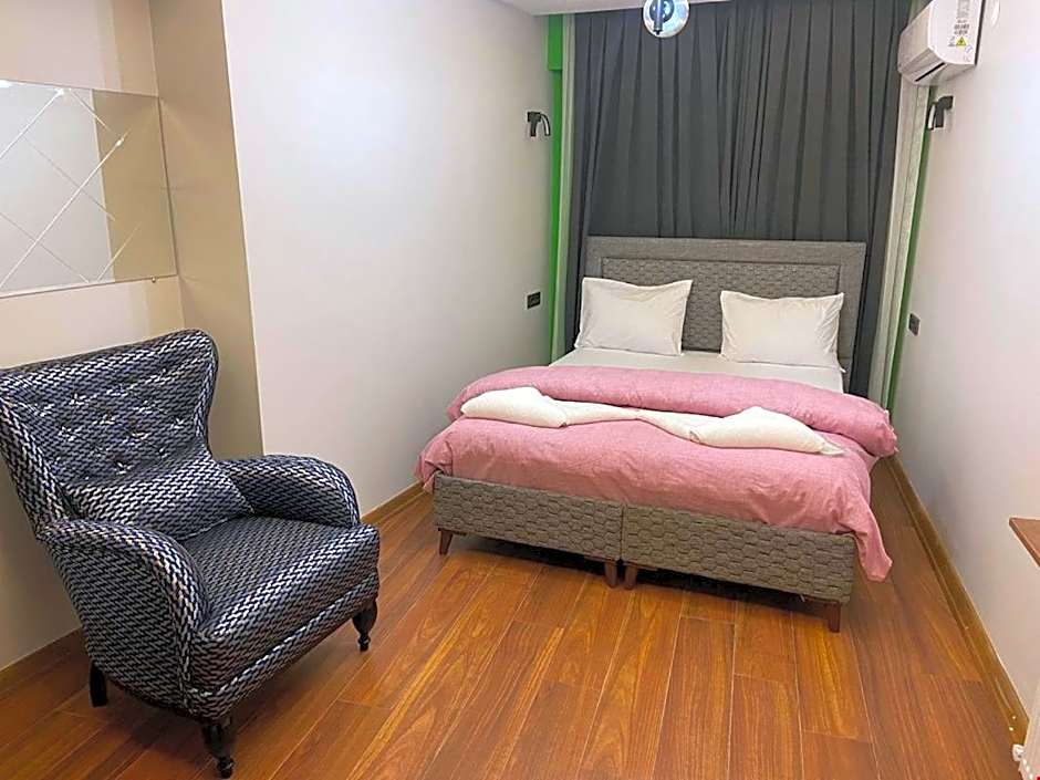 Renk Otel Karşıyaka