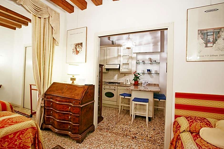 San Luca Flats