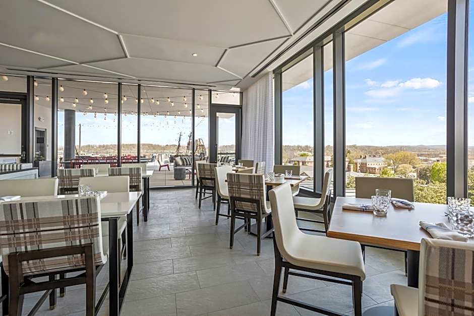 The Highlander at Radford, Tapestry Collection by Hilton