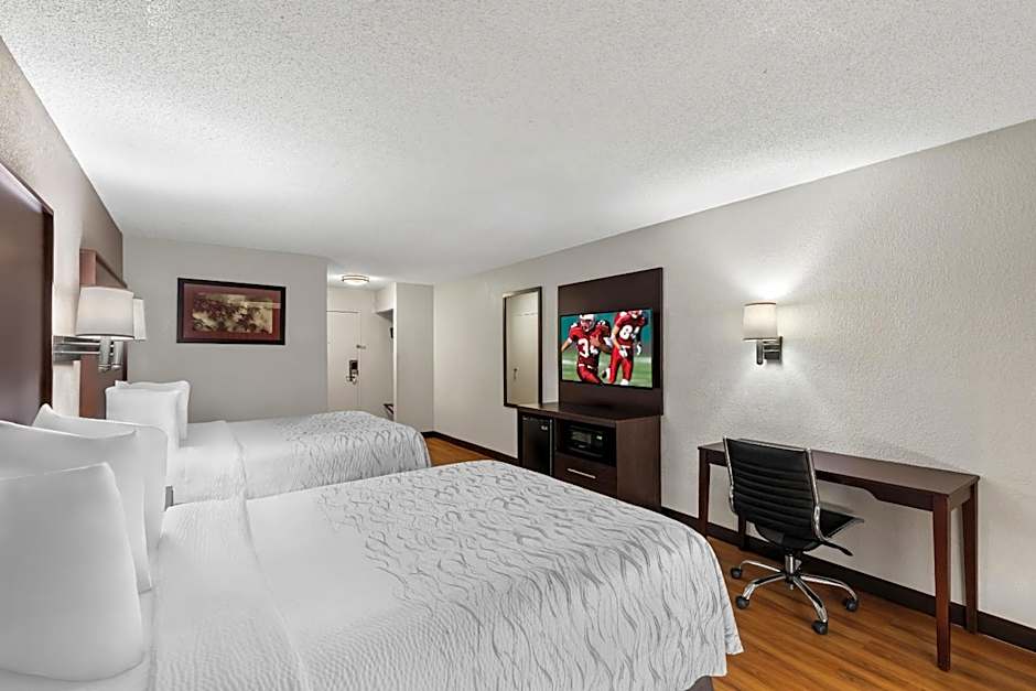 Red Roof PLUS+ & Suites Atlanta Airport South