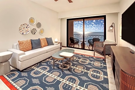 One-Bedroom King Suite with Sofa Bed - Ocean Front