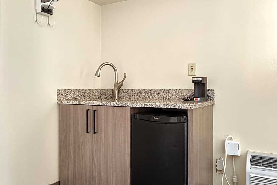 Americana Motor Inn on Boardwalk