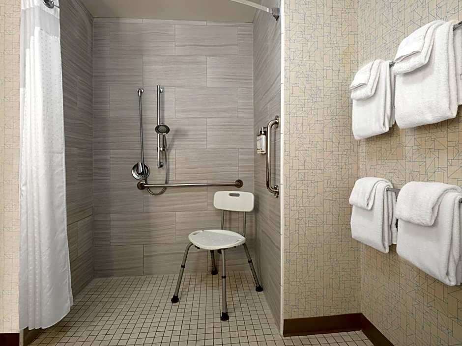 Holiday Inn Express And Suites Ruskin By IHG