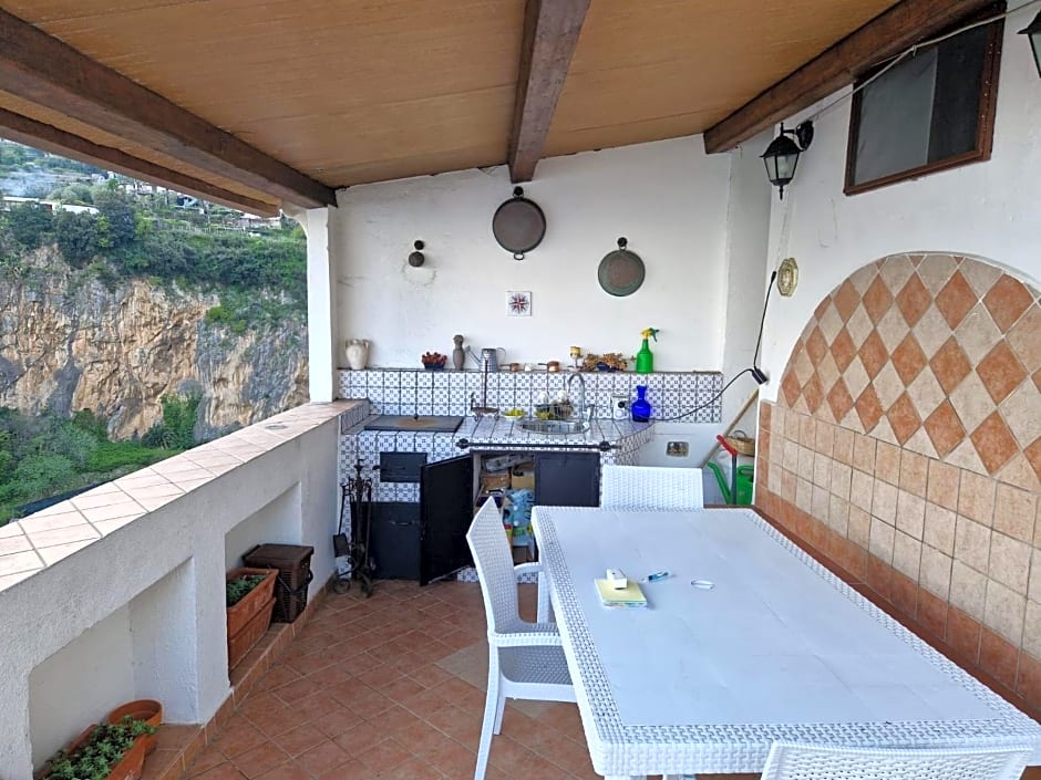 Estate4home - MAISON LIRIO