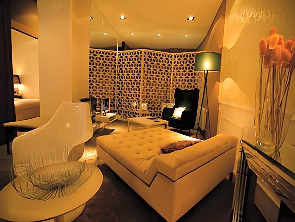 ApartaSuites Satellite by Abalu Hotels