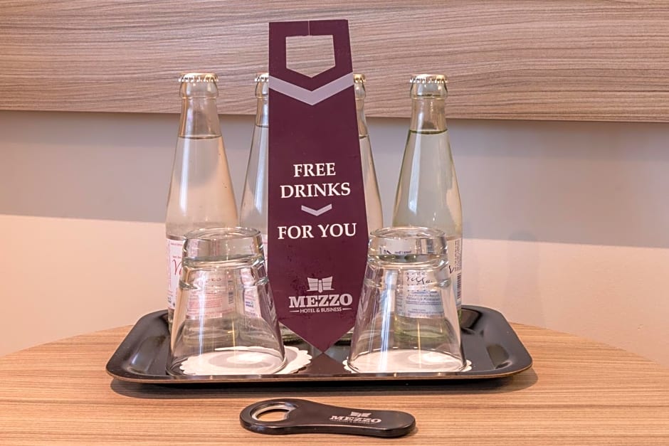 Mezzo Hotel & Business
