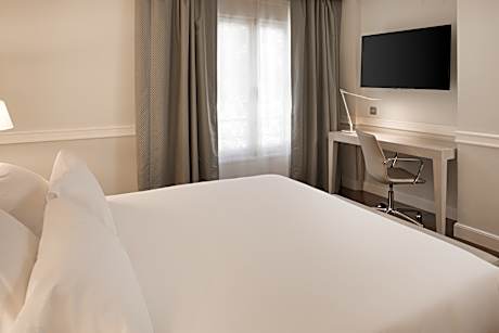 Family Adjoining (2AD+2CH)