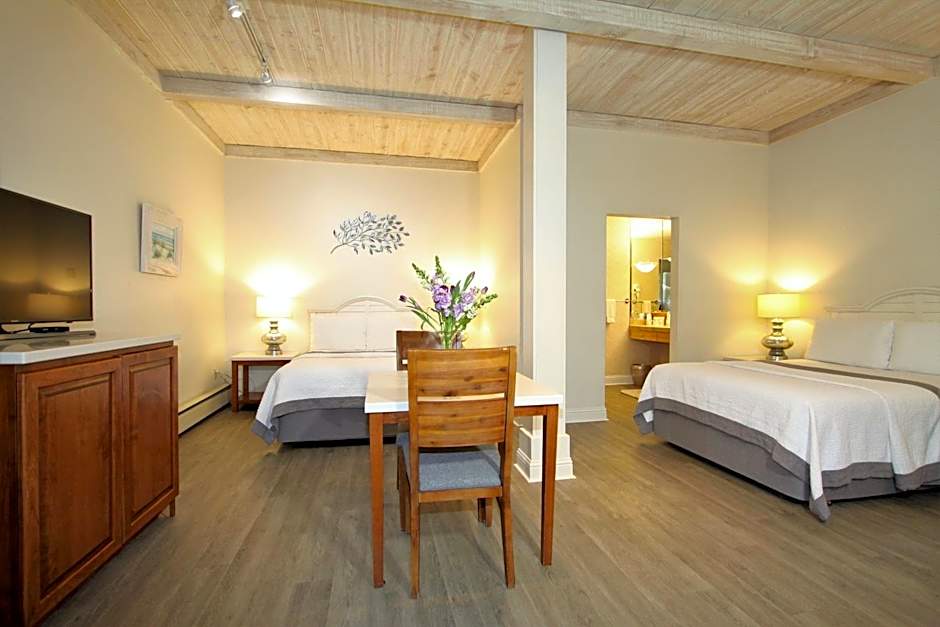 Lobos Lodge