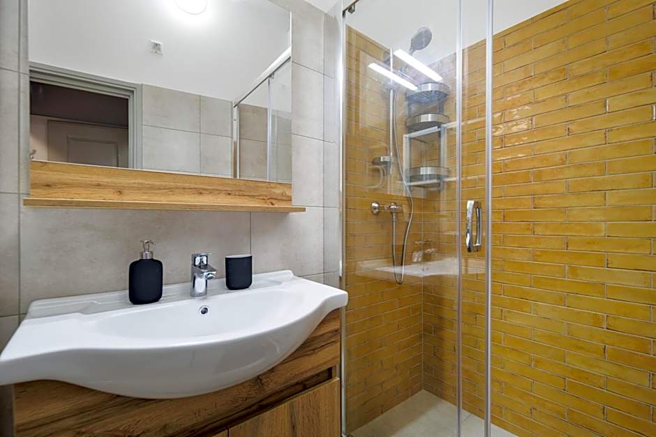 Downtown Apartment House Orange