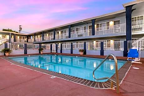 Best Western Orange Plaza