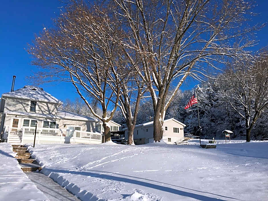 Little Bluff Inn
