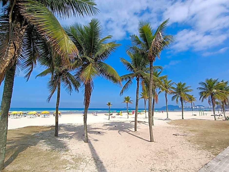 Apartamento Térreo - 40m da Praia - Enseada - Guarujá