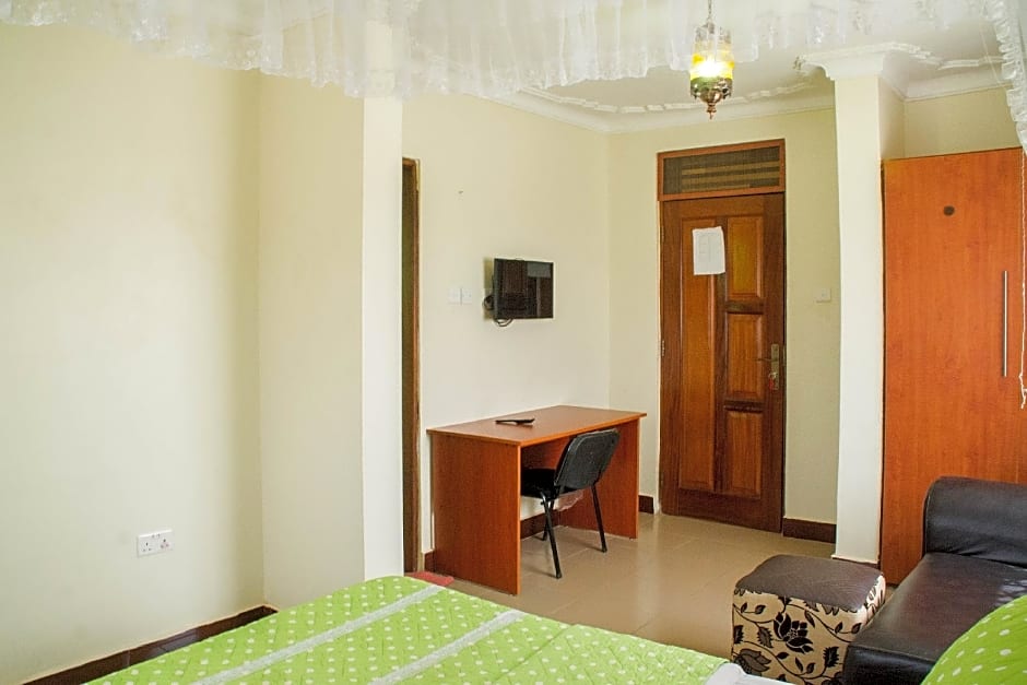 Tropical Suites Hotel