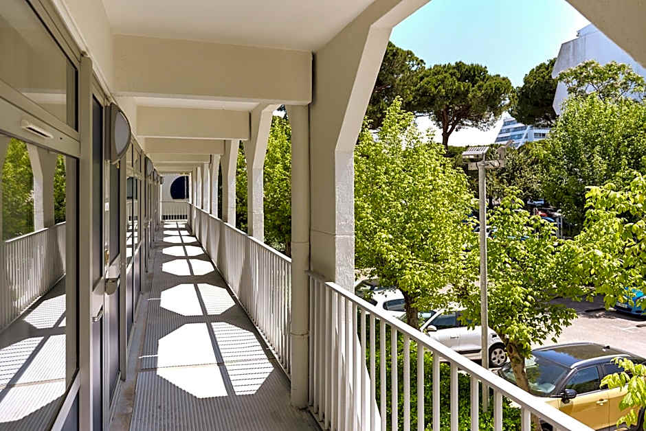 Hôtel Les Rives Bleues