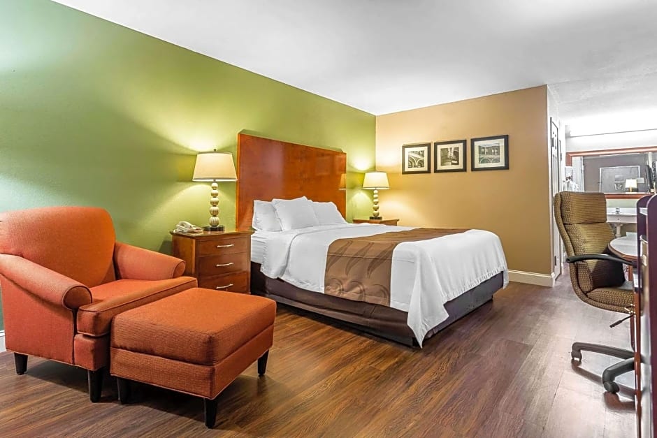 Quality Inn & Suites near Robins Air Force Base