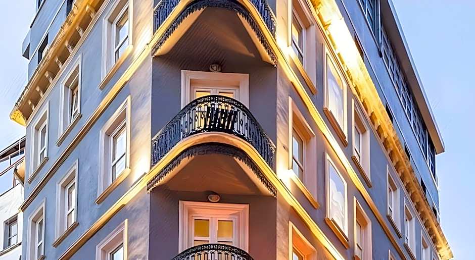 Petros Boutique Hotel