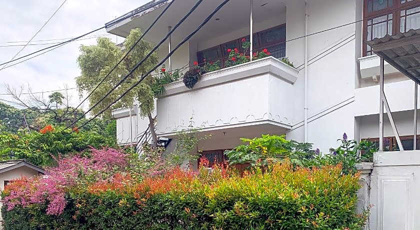 Cozy Homestay Syariah Mitra RedDoorz Bandung