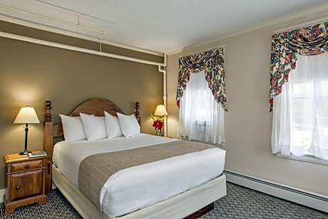 Standard Queen Suite