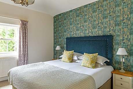 Family Room (sleeps 4)