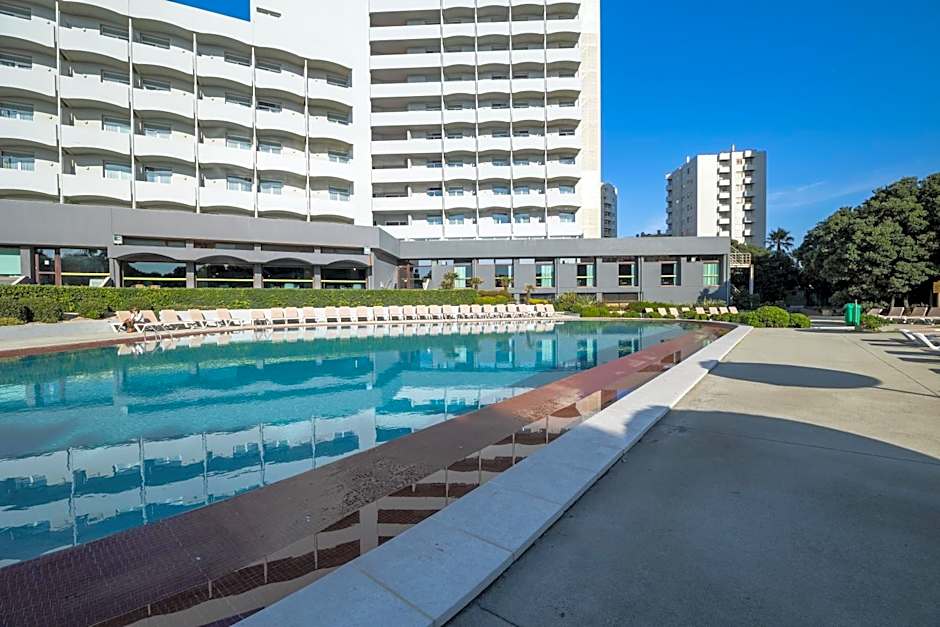 Axis Vermar Conference & Beach Hotel