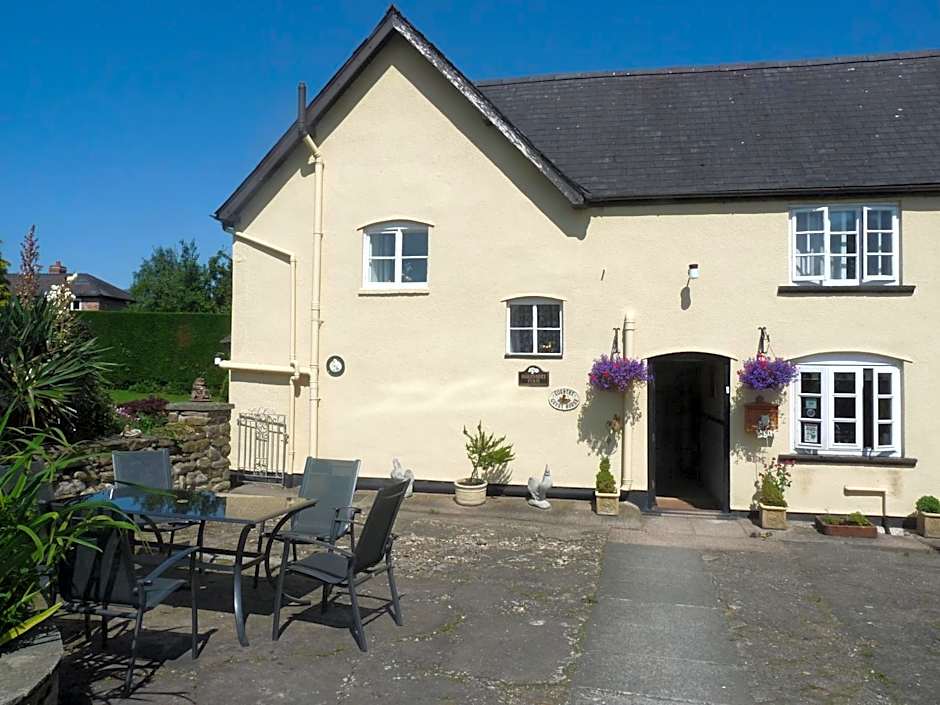 Oakenholt Farm Bed and Breakfast