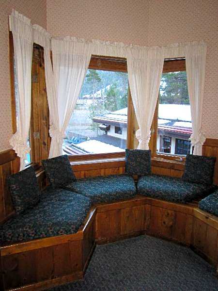 GetAways at Olympic Village Inn