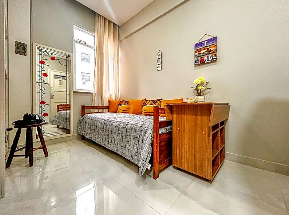 Ótimo studio c WiFi a 190m da Praia do Leme - RJ