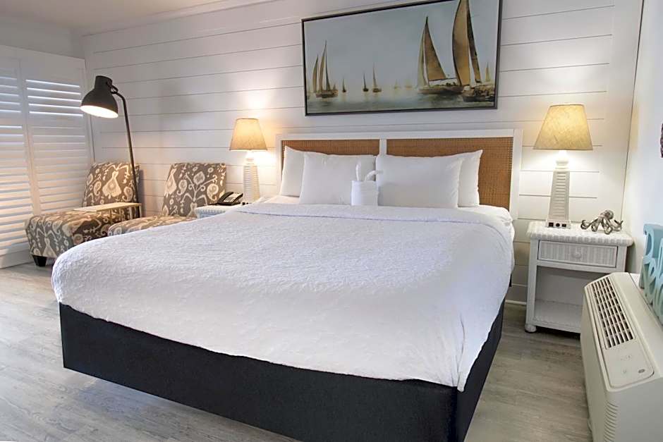 Oceanfront Litchfield Inn