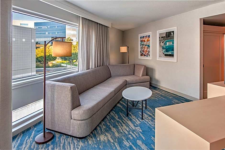 DoubleTree by Hilton LAX - El Segundo