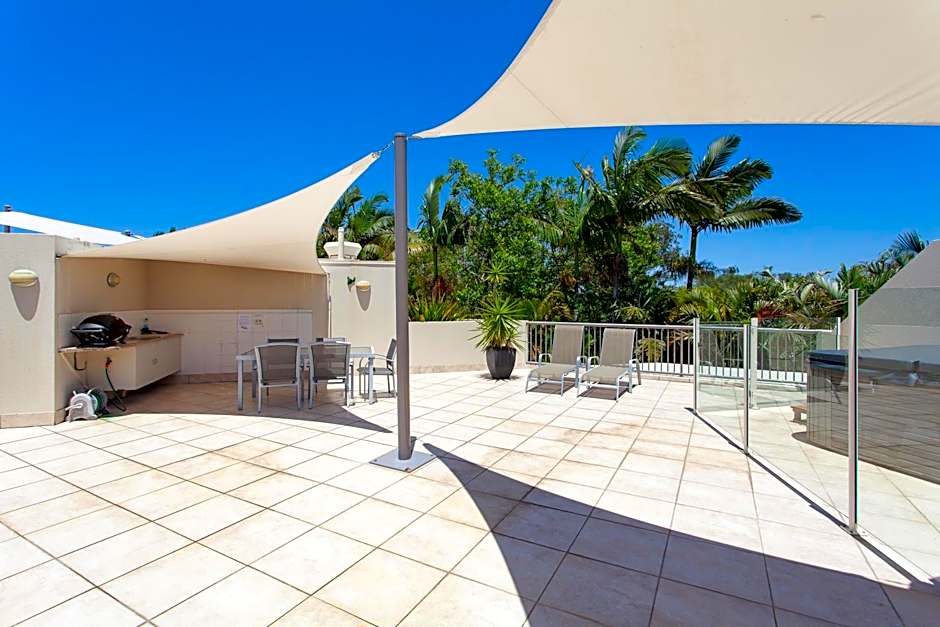 Noosa Tropicana