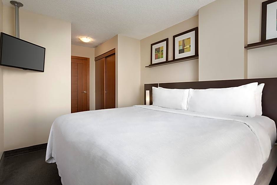 Embassy Suites by Hilton Montreal