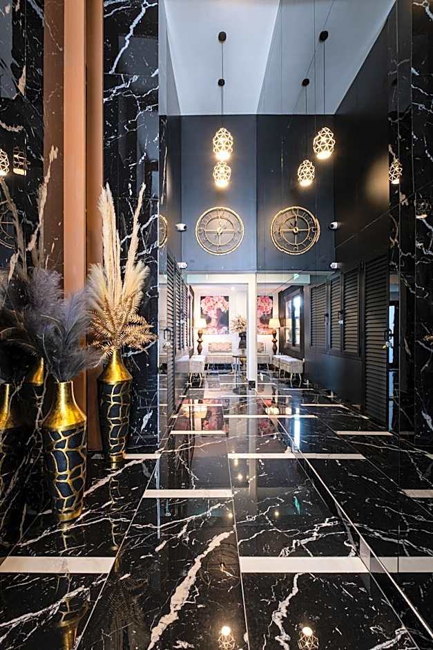 Lazuli Hermes Apartments