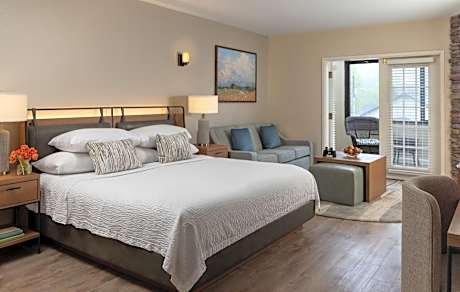 King Room with Spa Bath