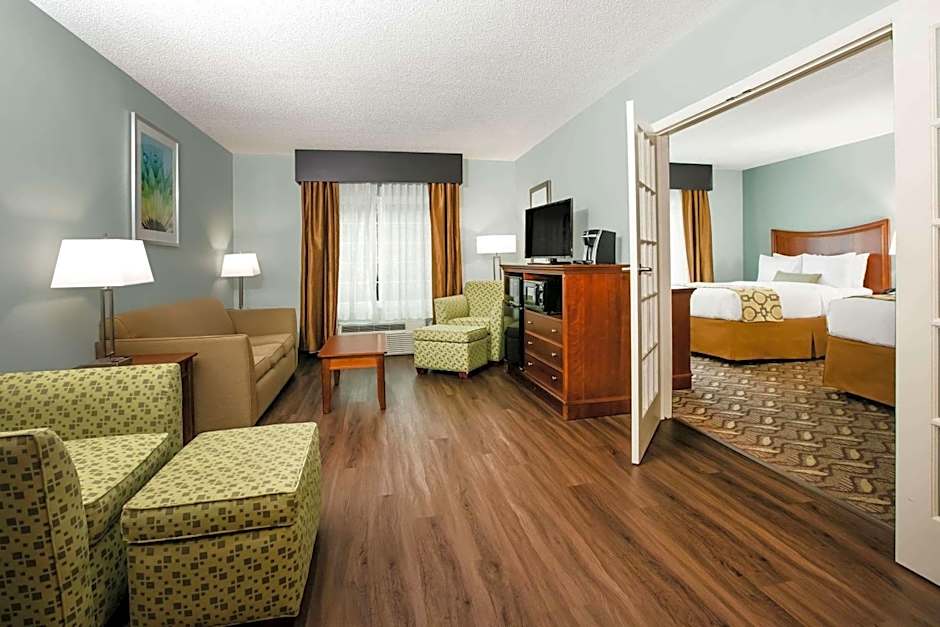 Baymont by Wyndham Braselton / Winder