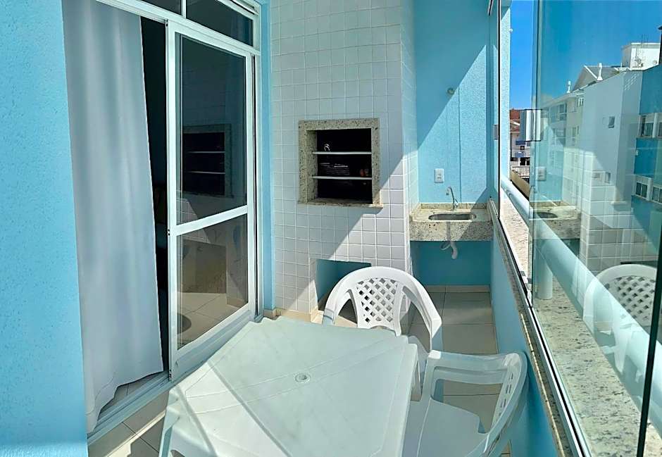 Caminhe até a praia, refresque-se na piscina