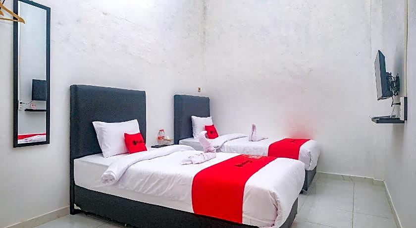 RedDoorz near Alun Alun Klaten