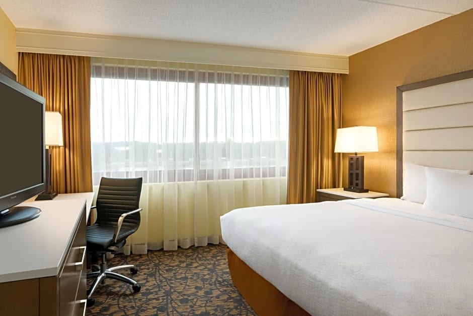 Embassy Suites by Hilton Boston Waltham