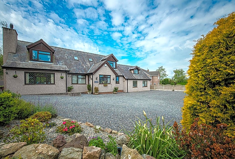 Lon y Traeth Bed & Breakfast