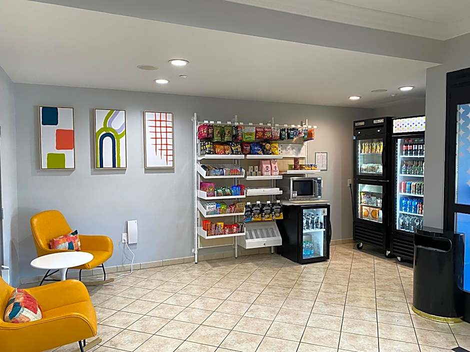 Spark by Hilton Yucca Valley Joshua Tree