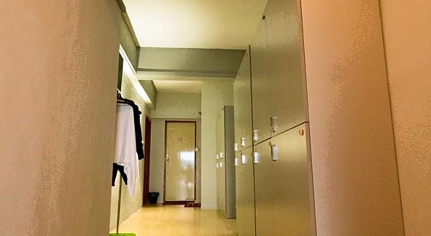 Seaview Capsule Hotel